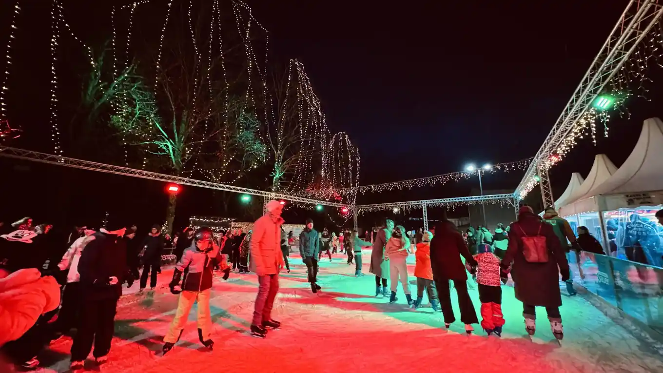 Schon über 10.000 auf der Eislaufbahn