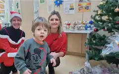 Innkaufhaus: Junge Patienten mit Spielzeug überrascht