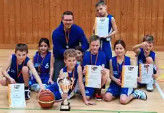 Da ist das Ding: Fürs junge Team Rott