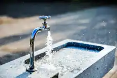 Ein Trinkwasserbrunnen am Bahnhof