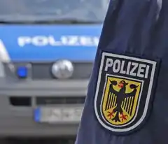 Migrantengruppe auf Landstraße ausgesetzt
