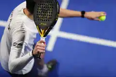 Oberndorfer Tennis-Spieler bauen Padel-Platz