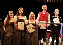 Musikalische Tanzreise mit 330 Besuchern