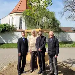 Neue Linde zum Ortsjubiläum gepflanzt