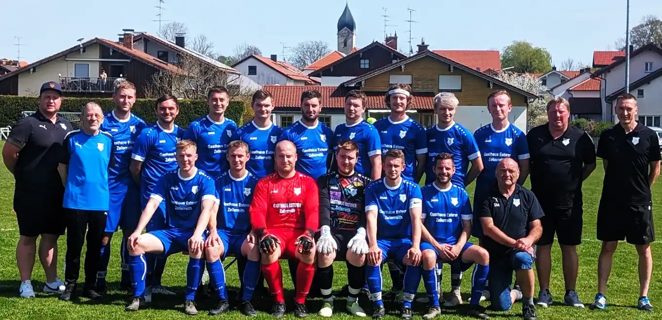 In feschen, neuen Trikots zum Erfolg