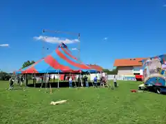 Das Zirkuszelt in Eiselfing steht