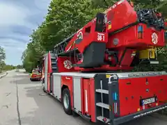 12.45 Uhr: Feuerwehren eilen ins Gewerbegebiet