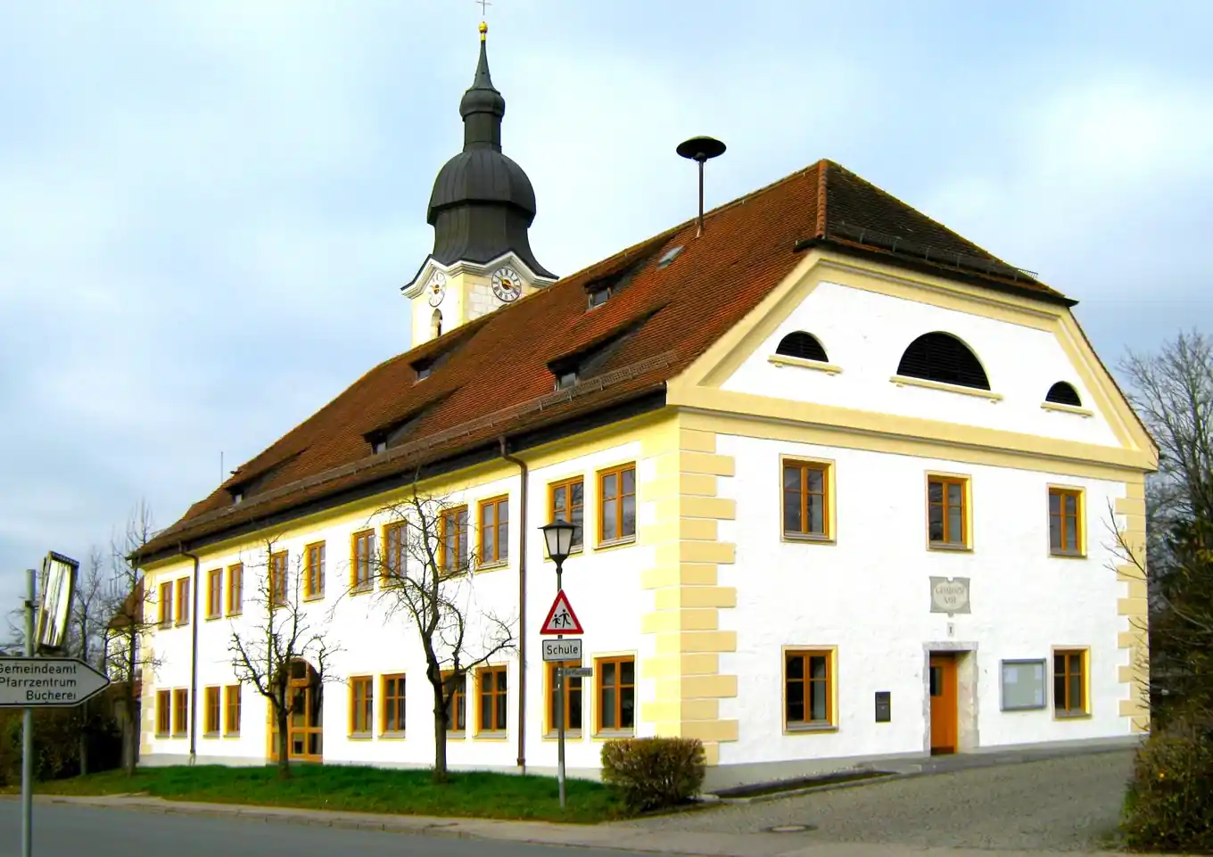 Türe zu im Rathaus