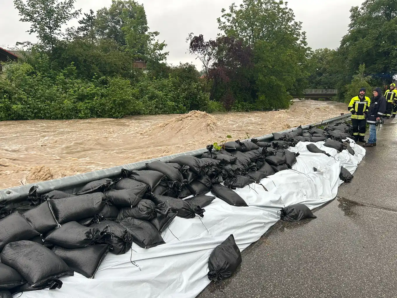 22 Uhr: Hochwasser-Lage weiterhin sehr kritisch