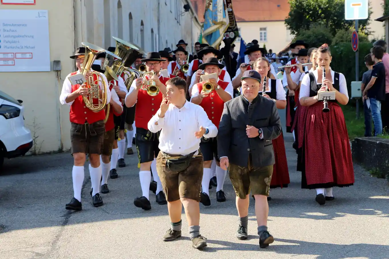 Gemeinsam feiern beim Attler Herbstfest