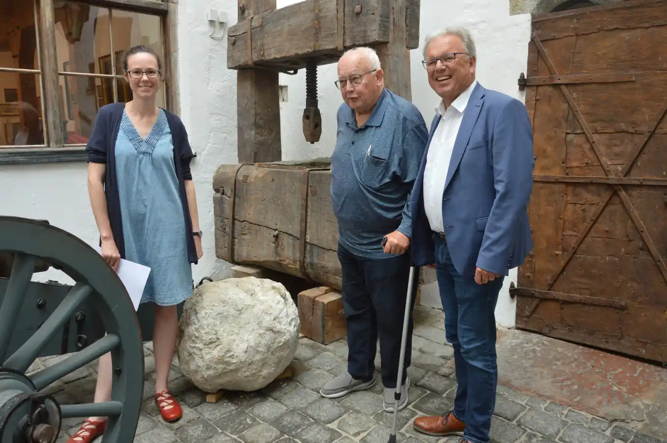 Jahrhundertealte Steinkugel im Museum