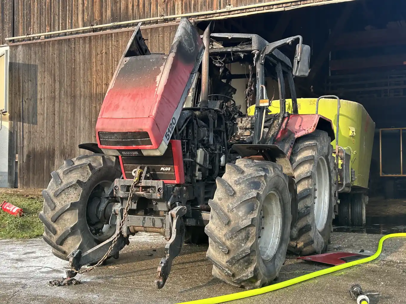 Traktor ein Raub der Flammen