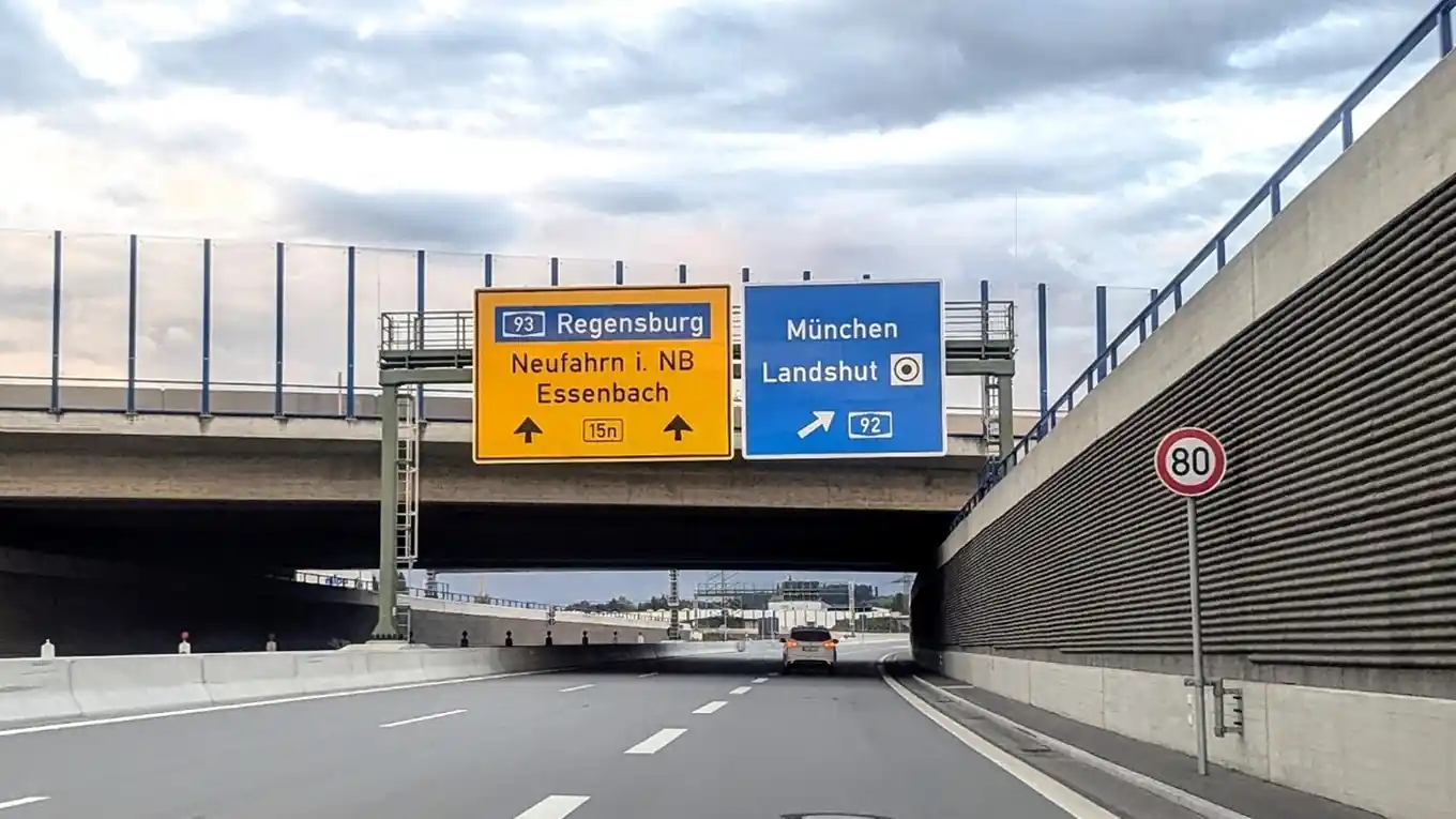 Wie schnell darf man auf der B15n(eu) fahren