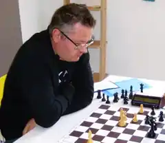 Knapp unterlegen