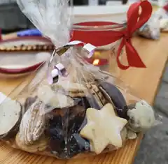 Adventszauber bei Waffeln und Punsch