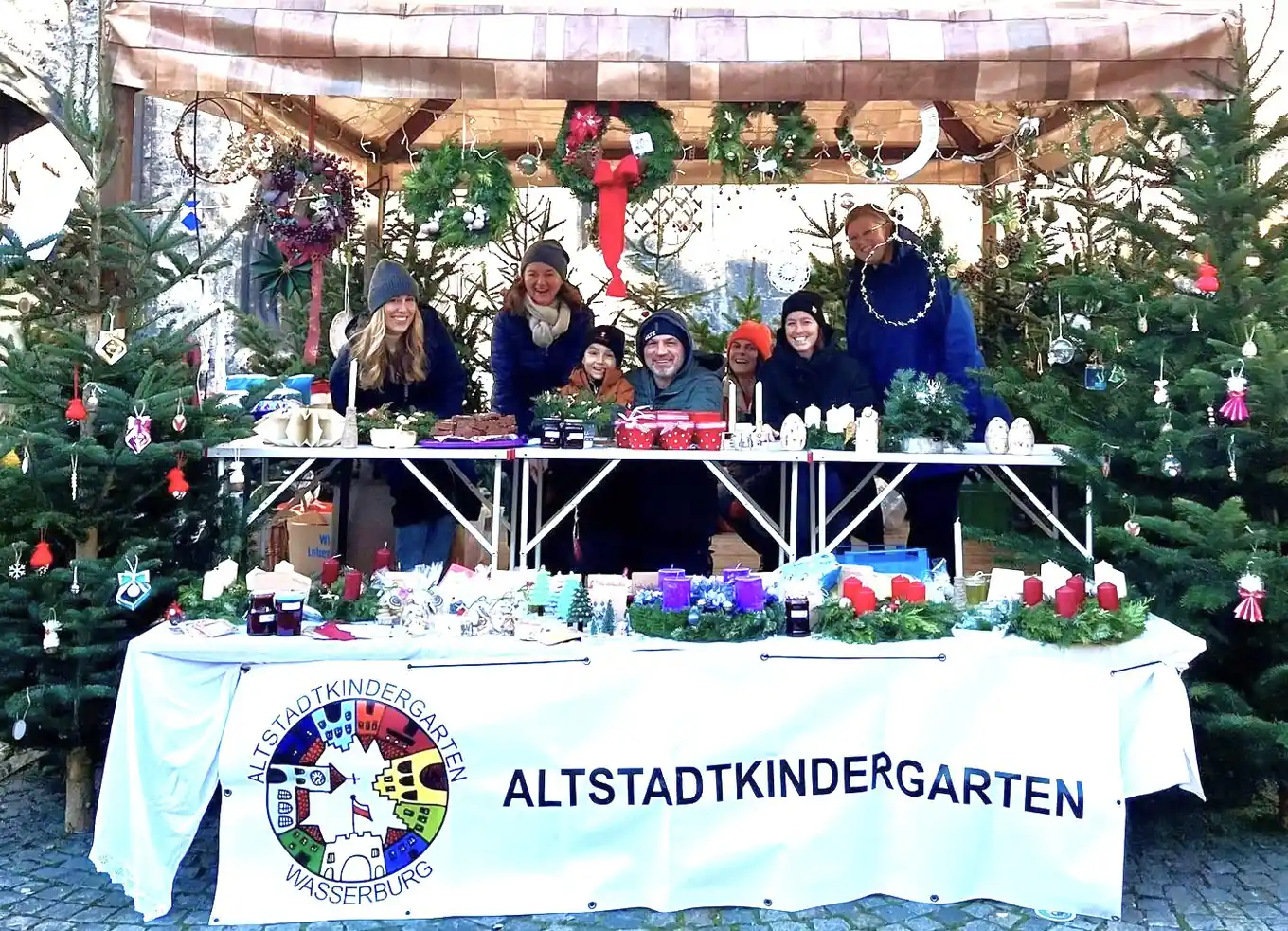 Ein Standl im Namen der Kinder