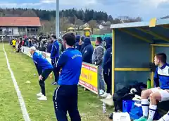 Mit Hammer-Zuschauerkulisse