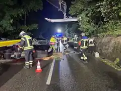Pkw landet auf dem Dach