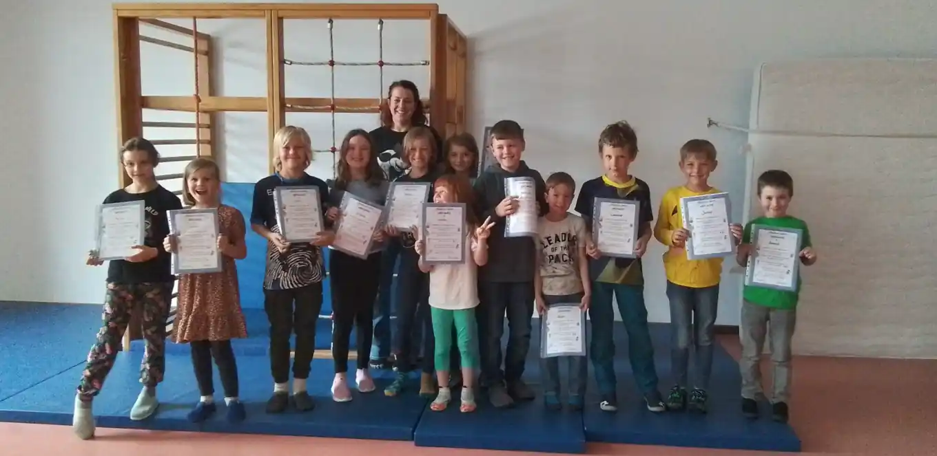 Kinder lernen, stark zu sein