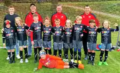 Neue Trikots für Griesstätter Fußball-Kids