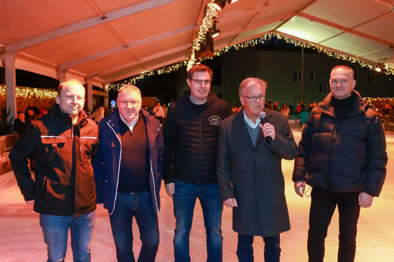 Eiszauber: Leuchtende Augen zur Eröffnung