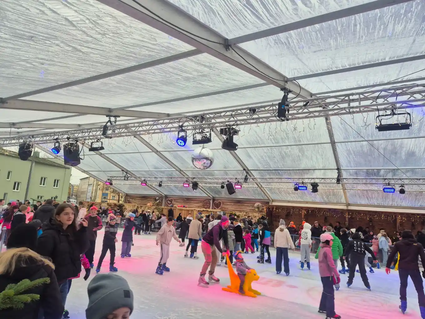 Morgen schulfrei: Ab auf die Eisbahn!