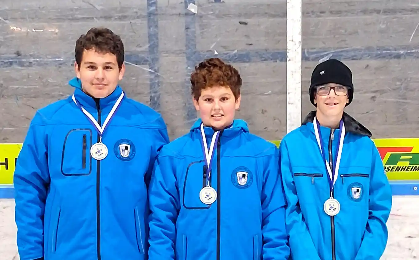 Klasse-Premiere der Pfaffinger U14 auf Eis