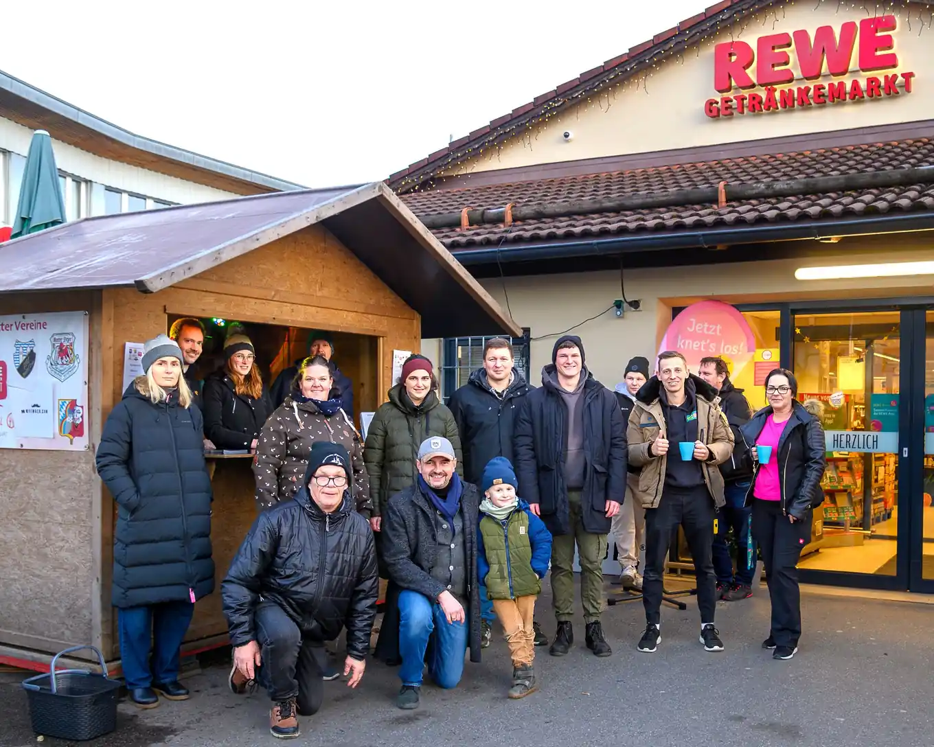 Wie ein Glühwein-Standl den Rotter Vereinen kräftig hilft
