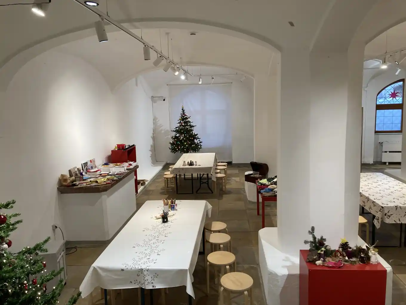 Sterne basteln im Museum