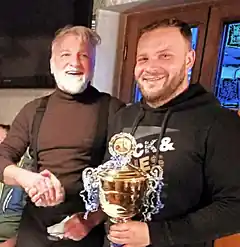 Siegertrophäe bleibt daheim
