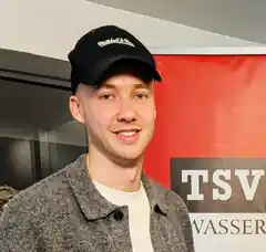 Auch Janik Vieregg bleibt