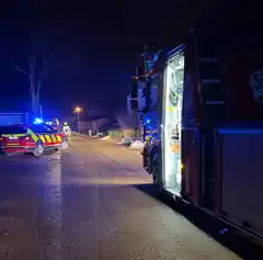 In Neudeck: Mann stürzt Böschung hinab