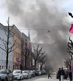 In der Altstadt: Roller ein Raub der Flammen