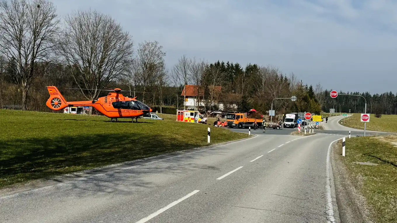 12 Uhr: Schwerer Unfall auf der B304