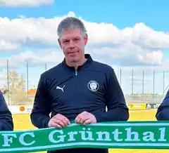 Erfolgstrainer Mario Sinicki verlängert