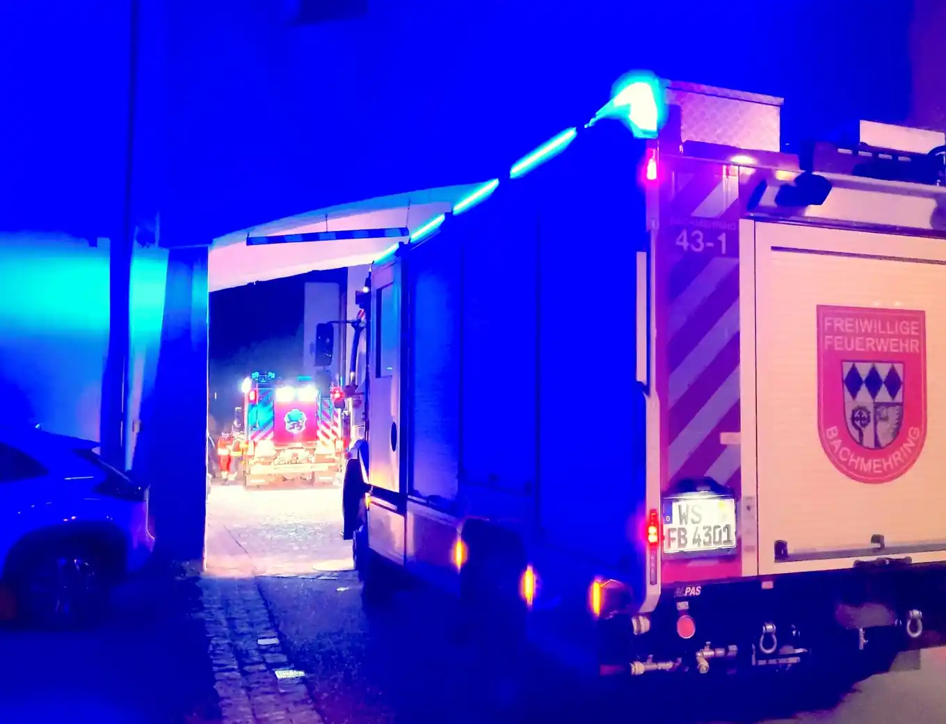 Gegen Mitternacht: Alarm auf einem Parkplatz