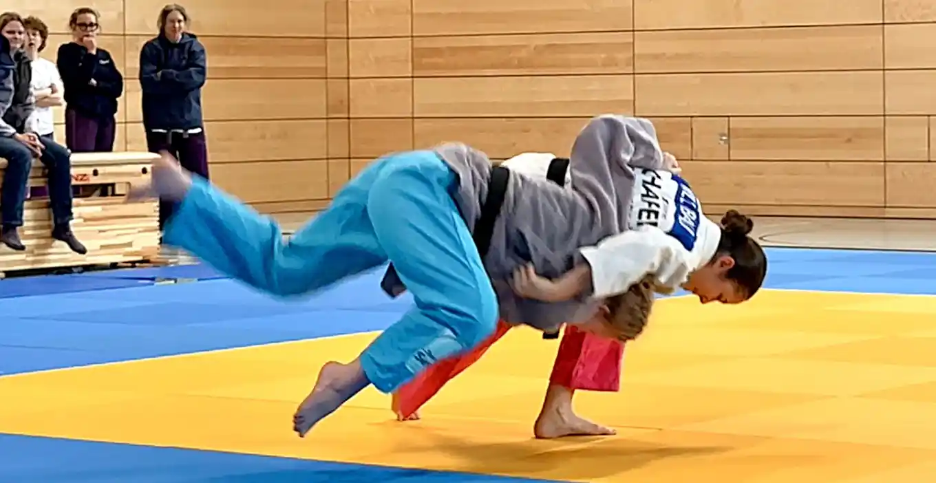 Judo-Damen mit emotionalen Momenten