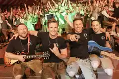 Mega-Stimmung in Alm und Zelt