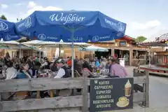 Biergärten und Festplatz gestern gut besucht