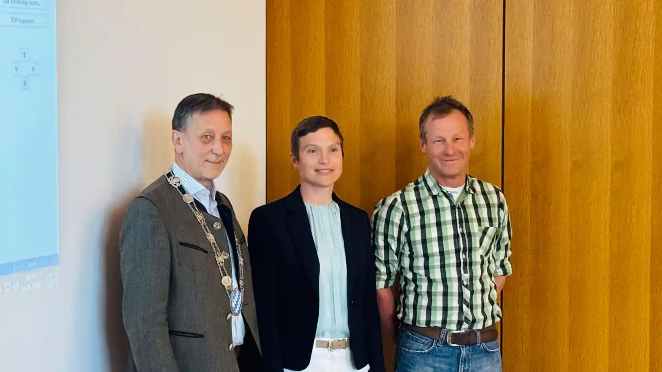 Amerangs neue Rathaus-Spitze steht