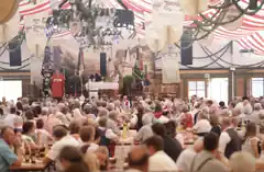 Festzelt wird zum Gotteshaus