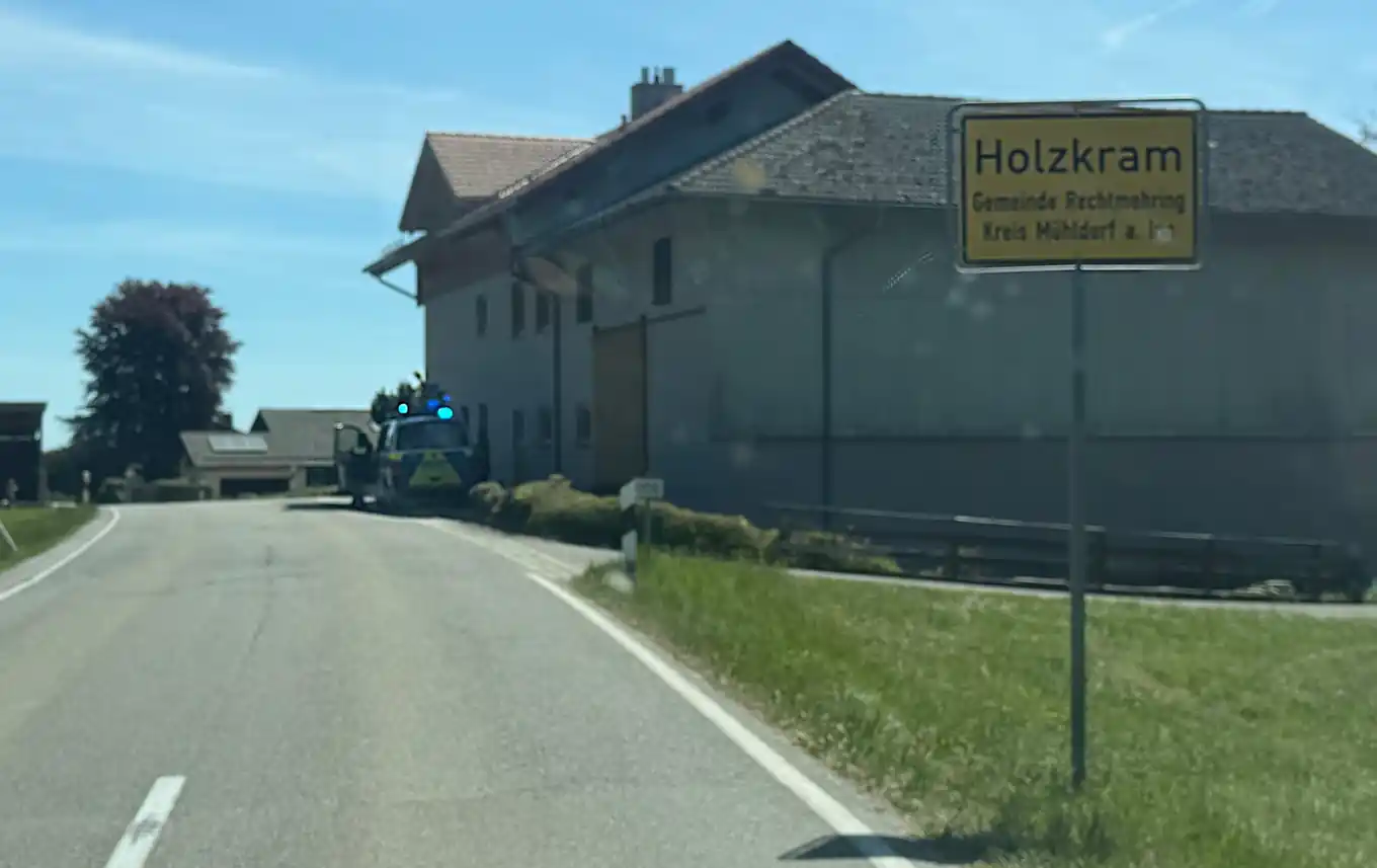 12.15 Uhr: Feuerwehren rücken nach Holzkram aus