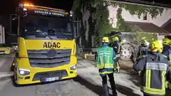 Mit Traktor gegen Hauswand
