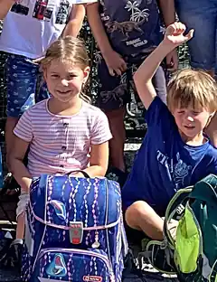Hurra, wir kommen in die Schule