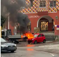 Am Marienplatz: Klein-Kfz in Flammen