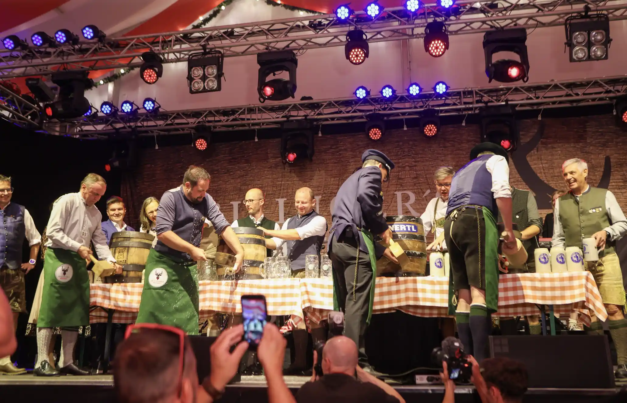 Jubiläums-Herbstfest: O’zapft is in Haag