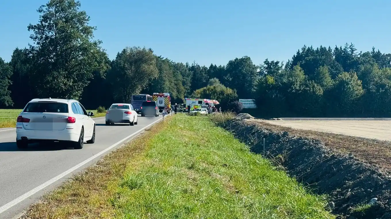 15.30 Uhr: Unfall auf der Staatsstraße