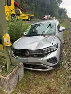 Mit Pkw die Böschung hinab