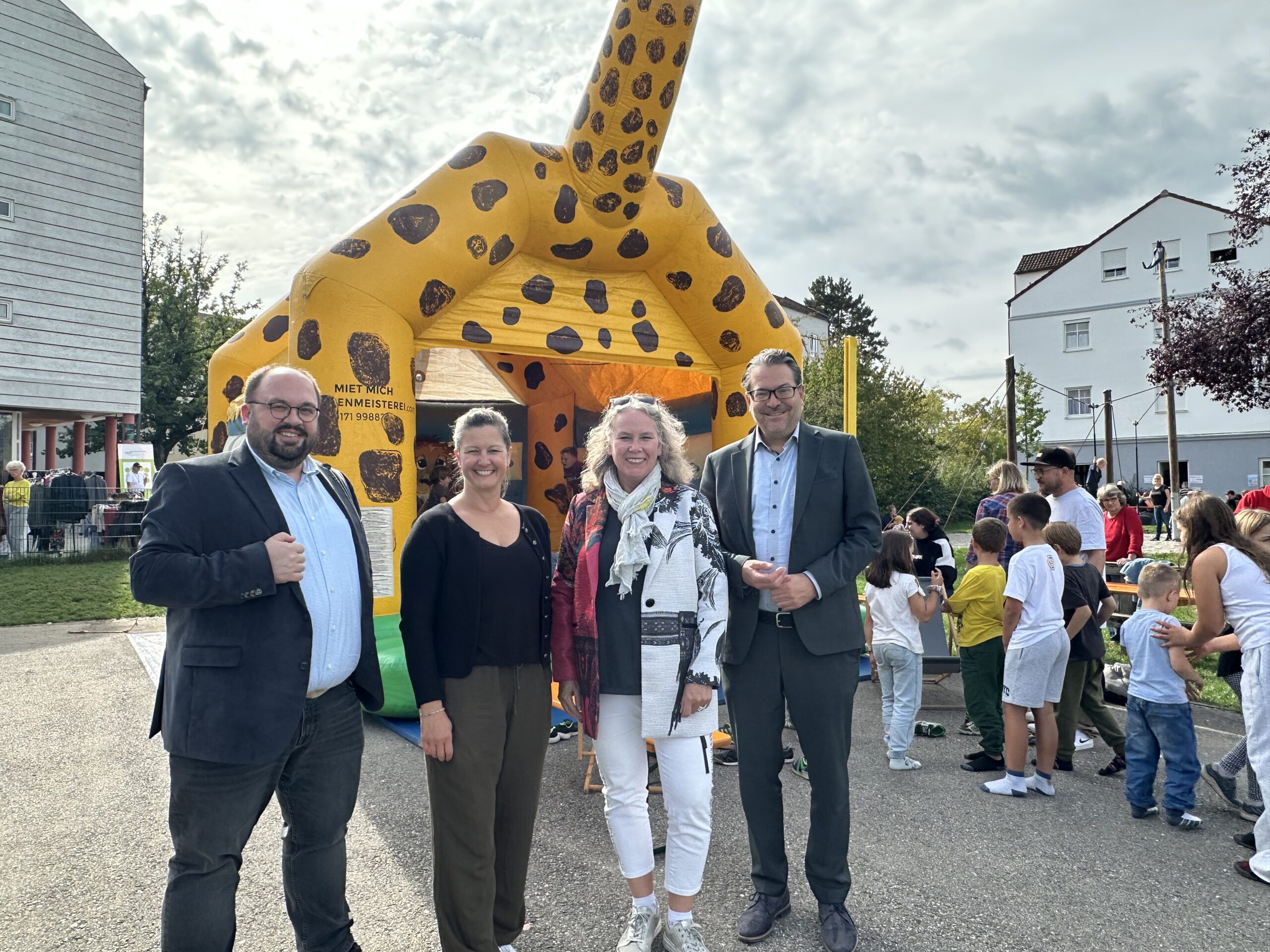Fröhliches Kinderfest mit Premiere