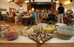 Viele Köstlichkeiten und tolle Stimmung